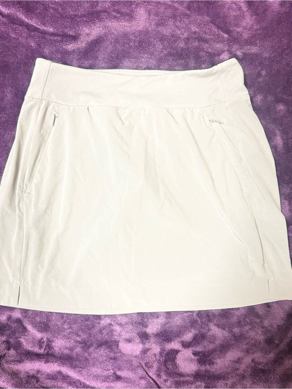 Athleta Women’s Skort Size 6 Light Gray Beige Stretch Golf Hiking Tennis Skirt